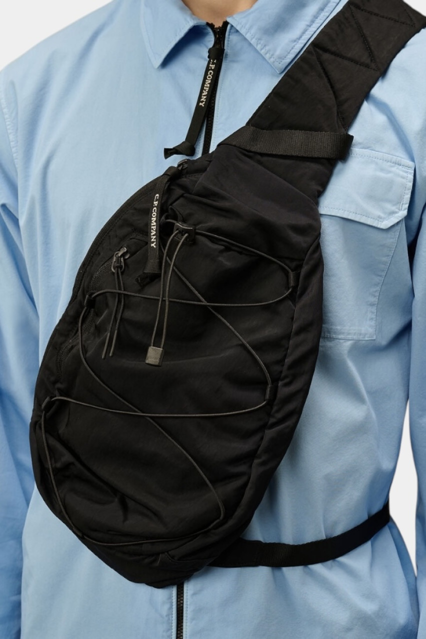 Темно-синій рюкзак через плече з матеріалу Nylon B 18CMAC114A005269G 888 C.P. Company