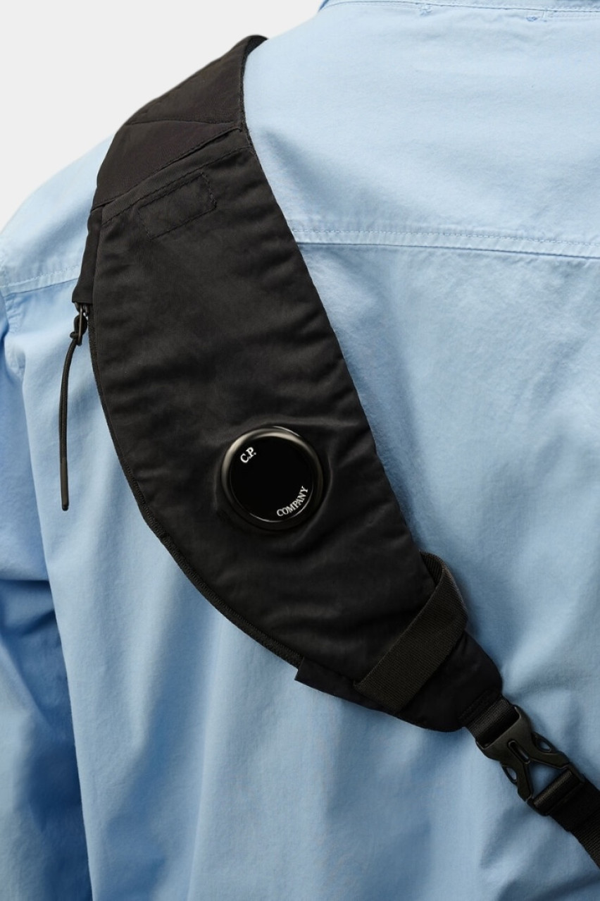 Темно-синій рюкзак через плече з матеріалу Nylon B 18CMAC114A005269G 888 C.P. Company