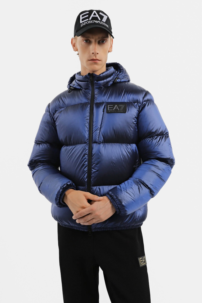Синий пуховик EA7