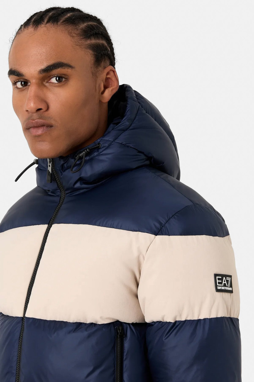 Синий пуховик EA7