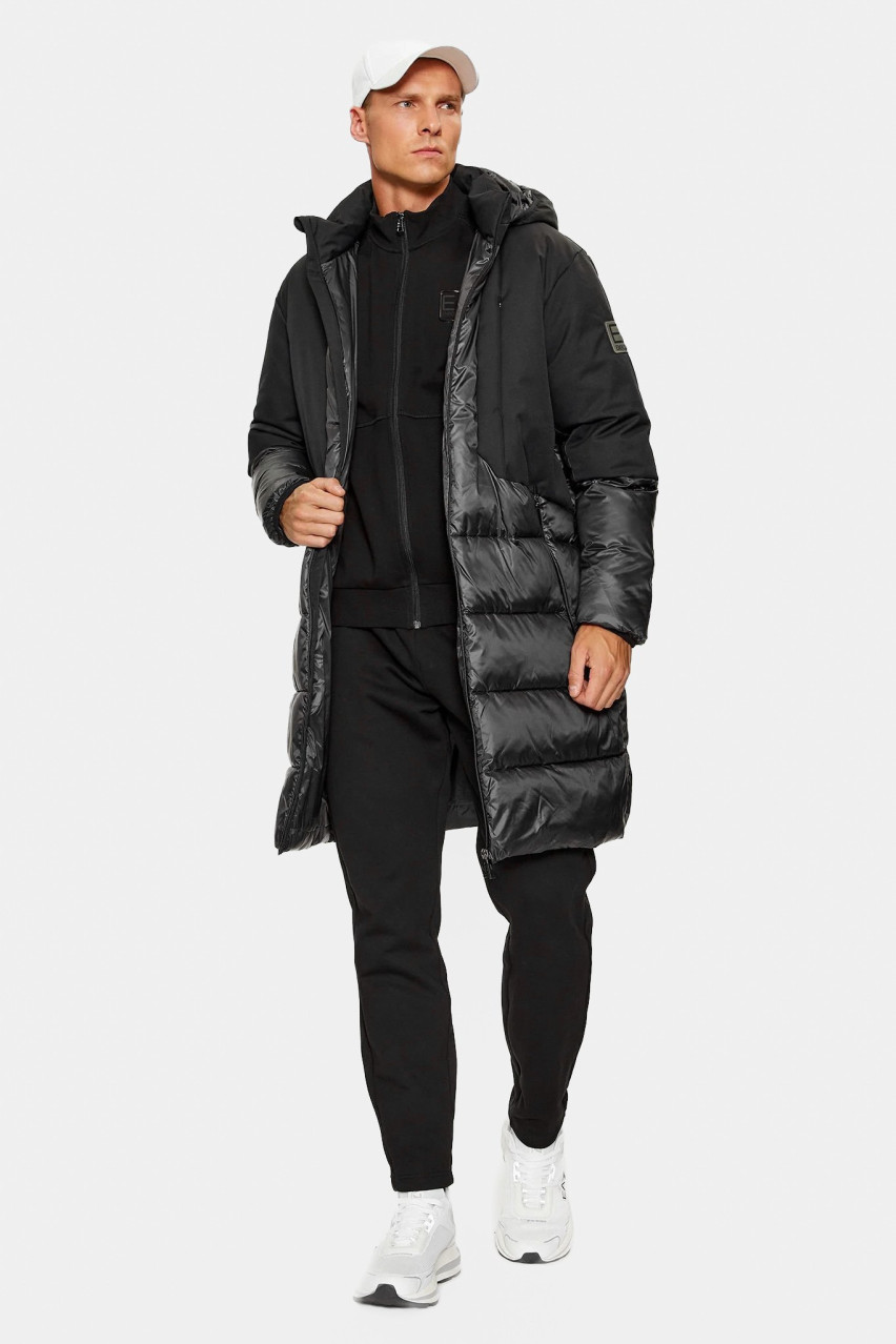 Чёрный пуховик EA7