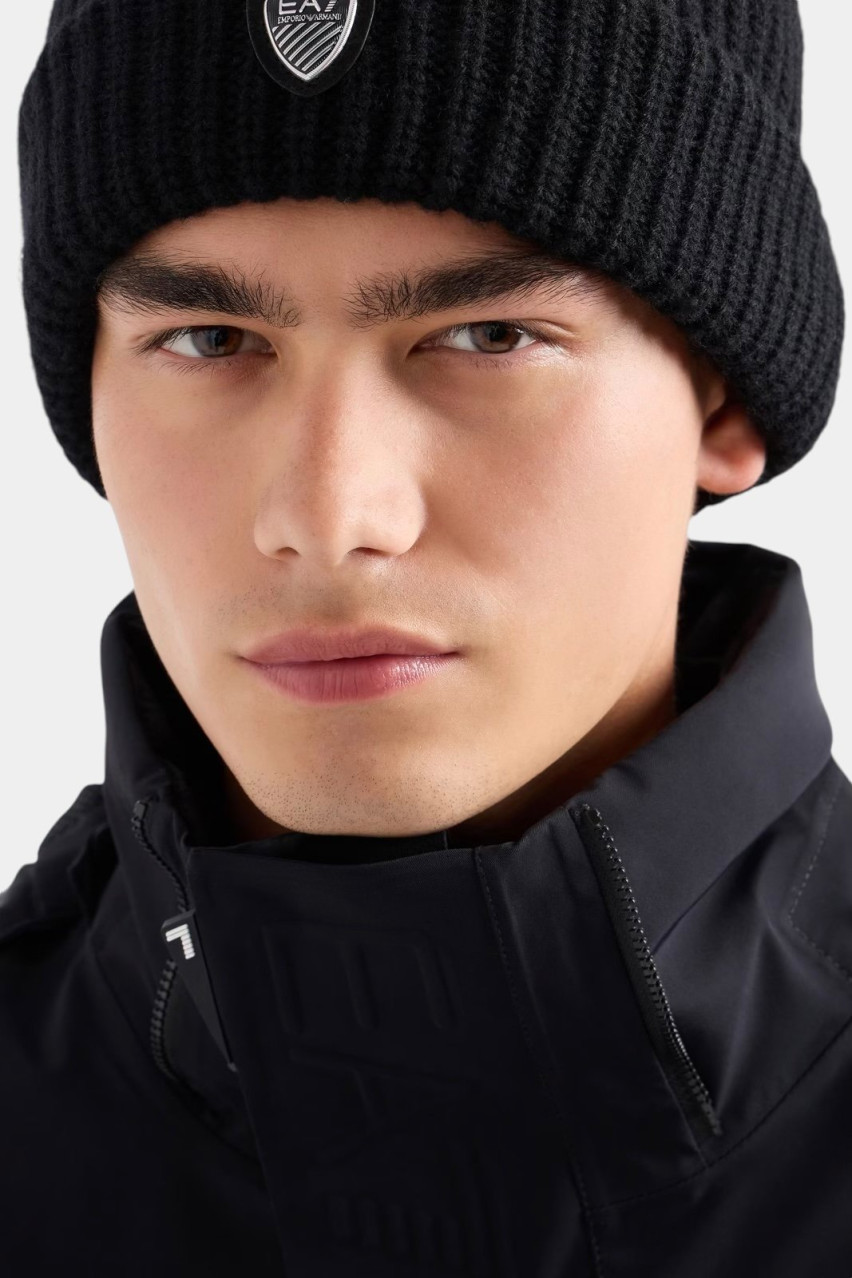 Черная шапка из шерсти и вискозы 240131 4F202 00020 EA7