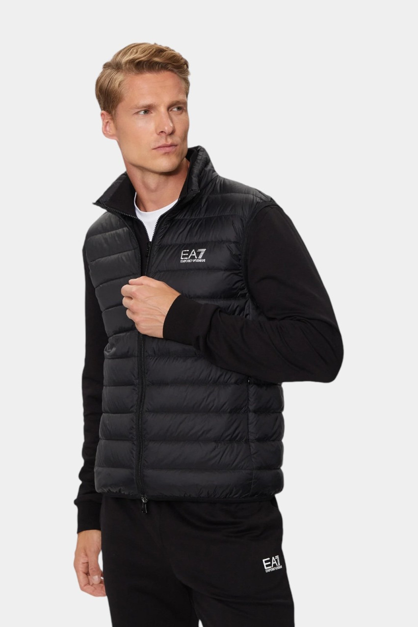 Черная стеганая пуховая жилетка 8NPQ06 PNGPZ 1200 EA7