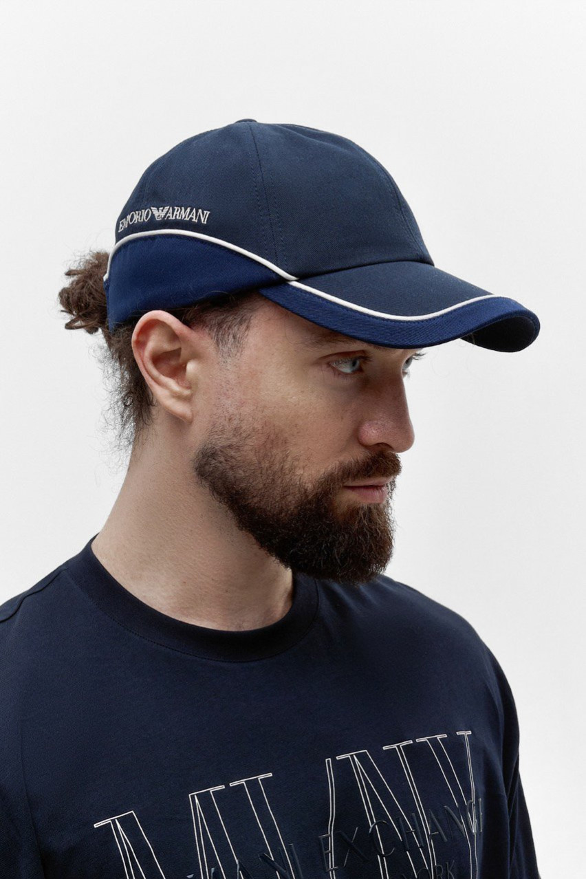 Темно-синя кепка Emporio Armani