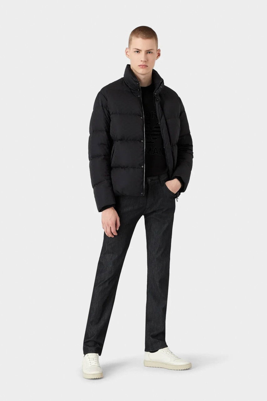 Чёрный пуховик Emporio Armani