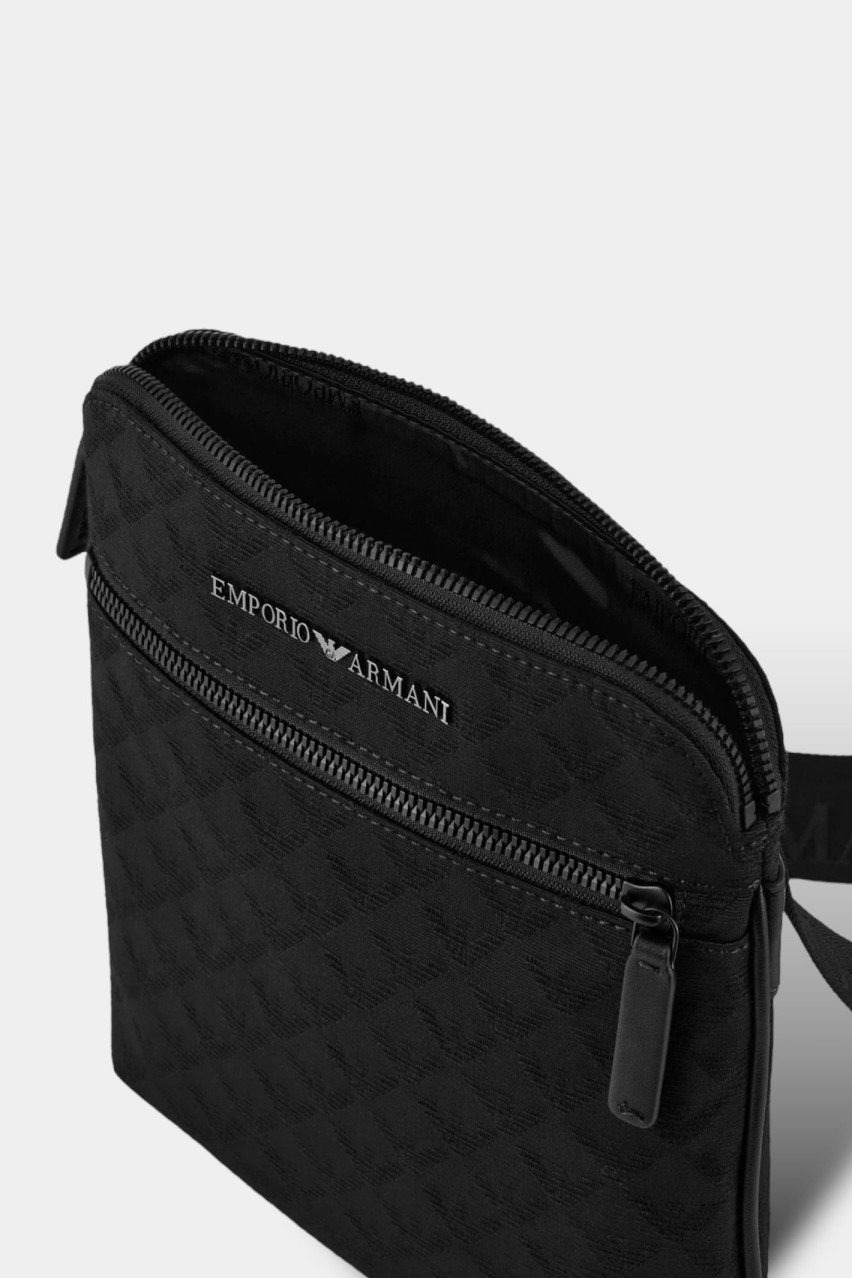 Черная сумка Y4M185 Y022V 81336 Emporio Armani