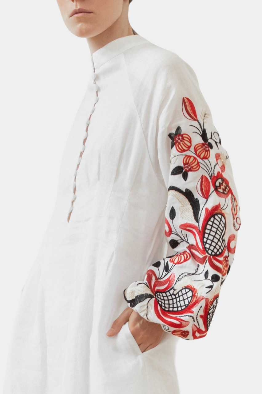 Біла вишита сукня за мотивами традиційної сорочки «Гранатова Лоза» GPTV_GA_AA_402 GAPTUVALNYA