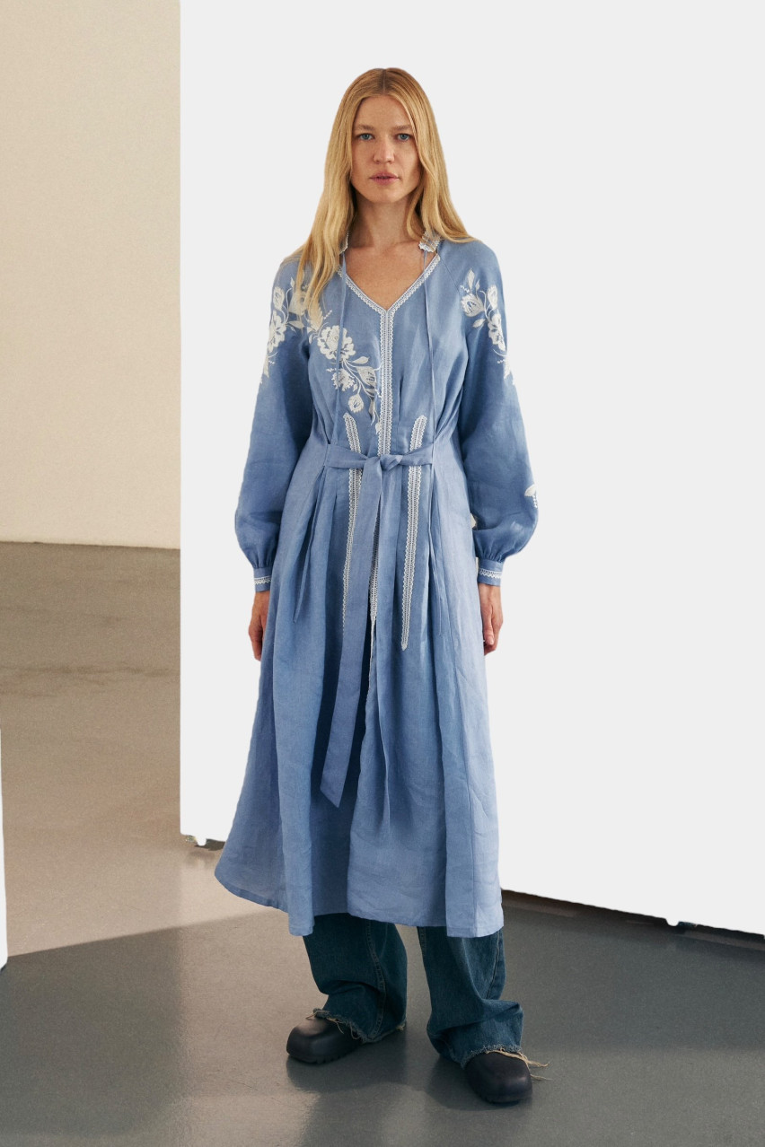 Блакитна сукня з дизайнерською вишивкою «Рожа» GAPTUVALNYA