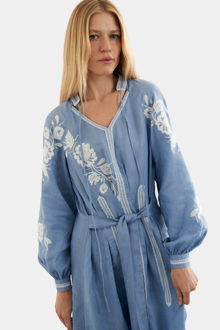 Блакитна сукня з дизайнерською вишивкою «Рожа» GAPTUVALNYA