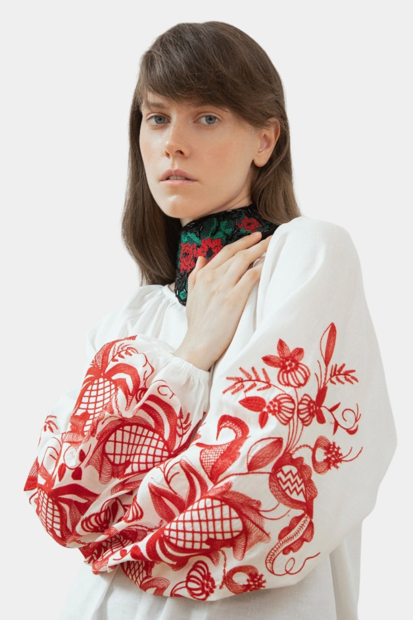 Белая вышиванка по мотивам традиционной рубашки «Гранатова Лоза» GAPTUVALNYA