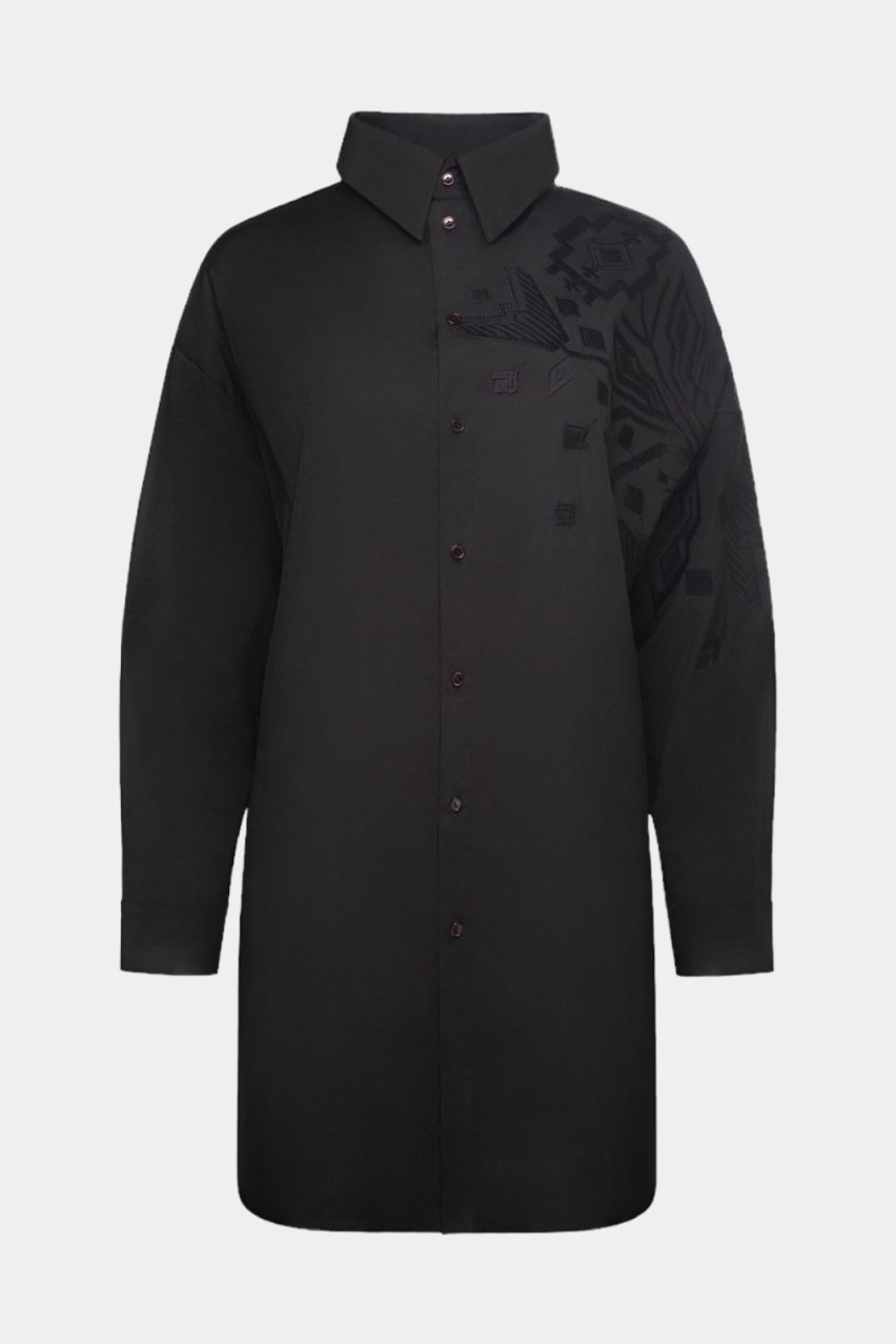 Чорна подовжена вишита сорочка «Килимок» GAPTUVALNYA