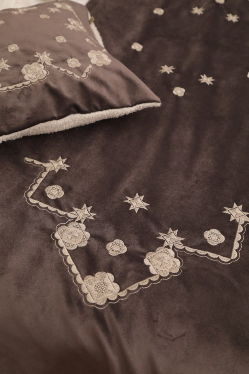 Графитовый ранер на кровать «Порист» GAPTUVALNYA