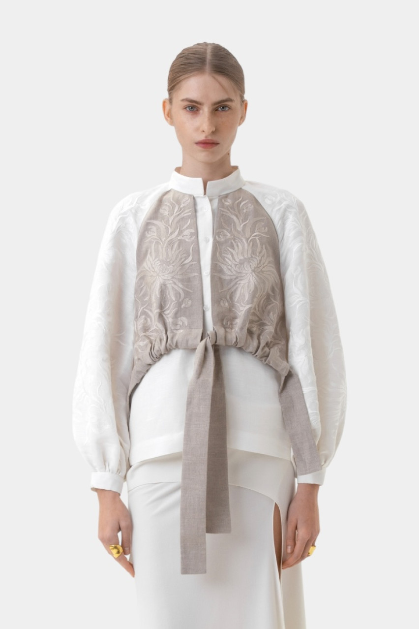 Біла блуза «Яворівський дивоцвіт» з вшитим бежевим кептариком GPTV_GA_AA_1312 GAPTUVALNYA