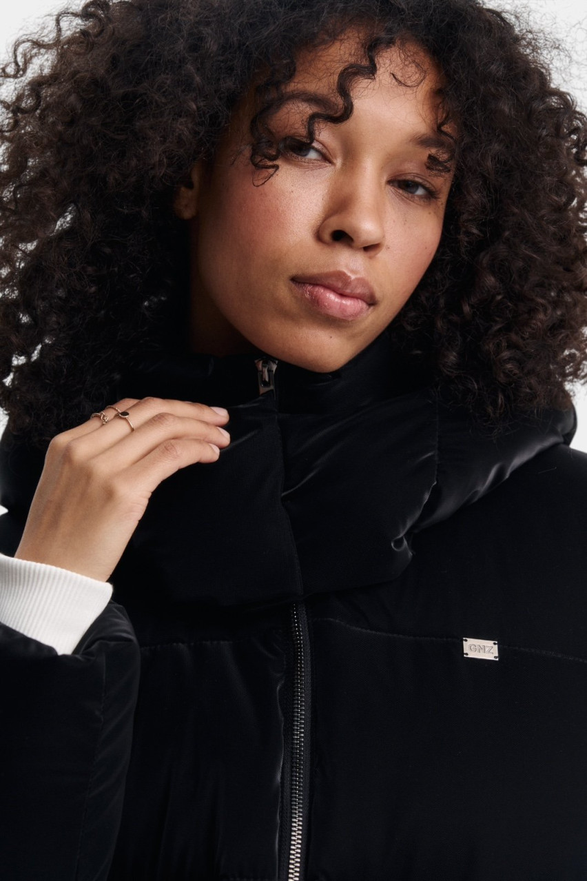 Чорний вкорочений пуховик Black Velvet FW24-25_Short_Velour_Bl GNZ