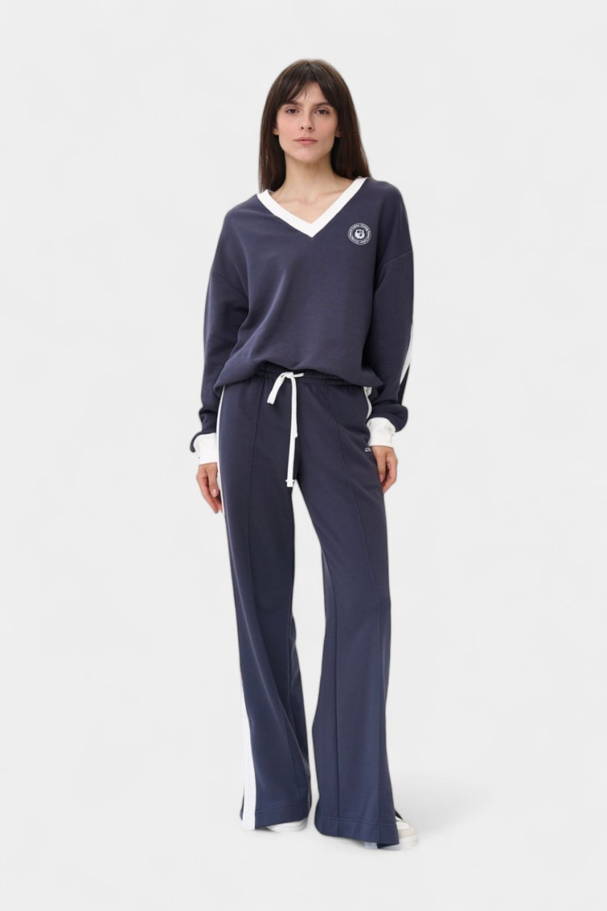 Графитовый свитшот Jane с V-образным вырезом SS24_SwJ_v_Storm GNZ