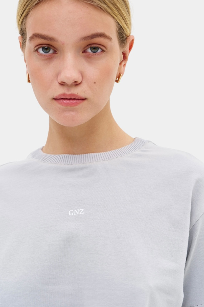 Серая укороченная футболка Permanent Collection GNZ