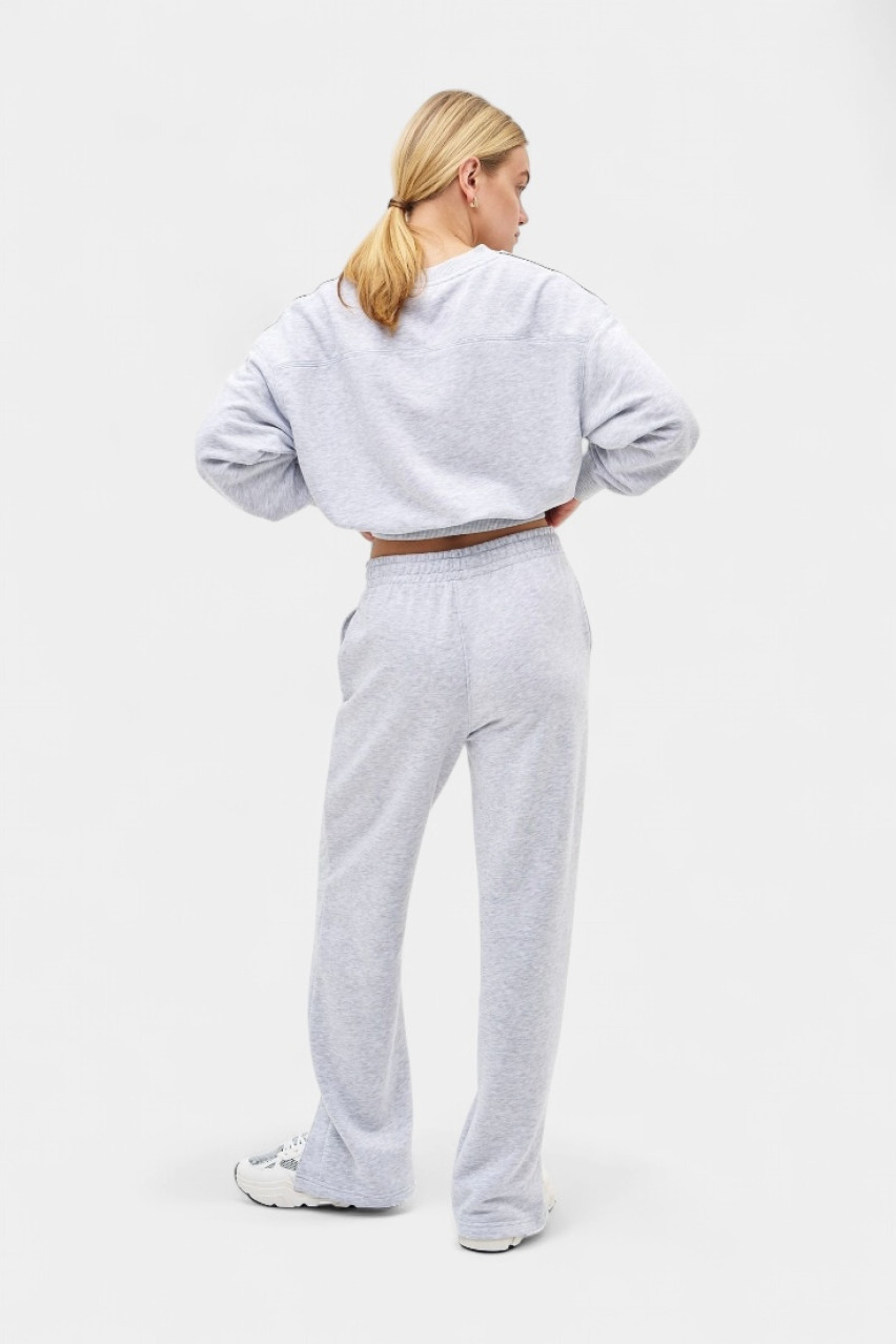 Серый свитшот Vera Elegance с V-образным вырезом GNZ