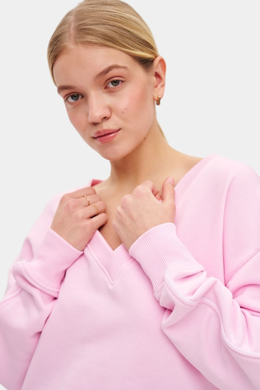 Розовый свитшот Vera Elegance с V-образным вырезом GNZ