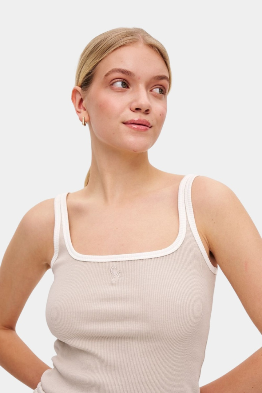 Бежева майка Coco з контрастним кантом GNZ