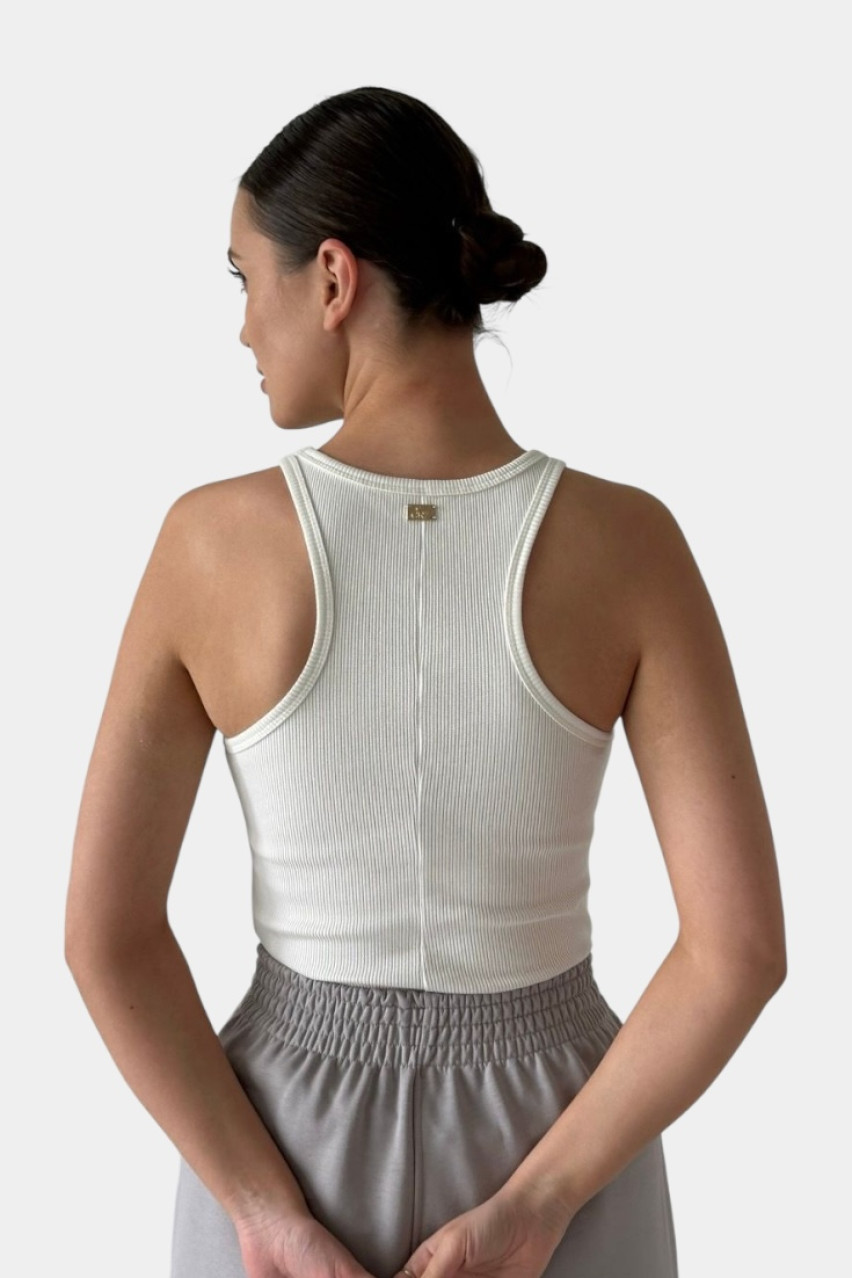 Молочна однотонна майка Anet з класичним вирізом GNZ