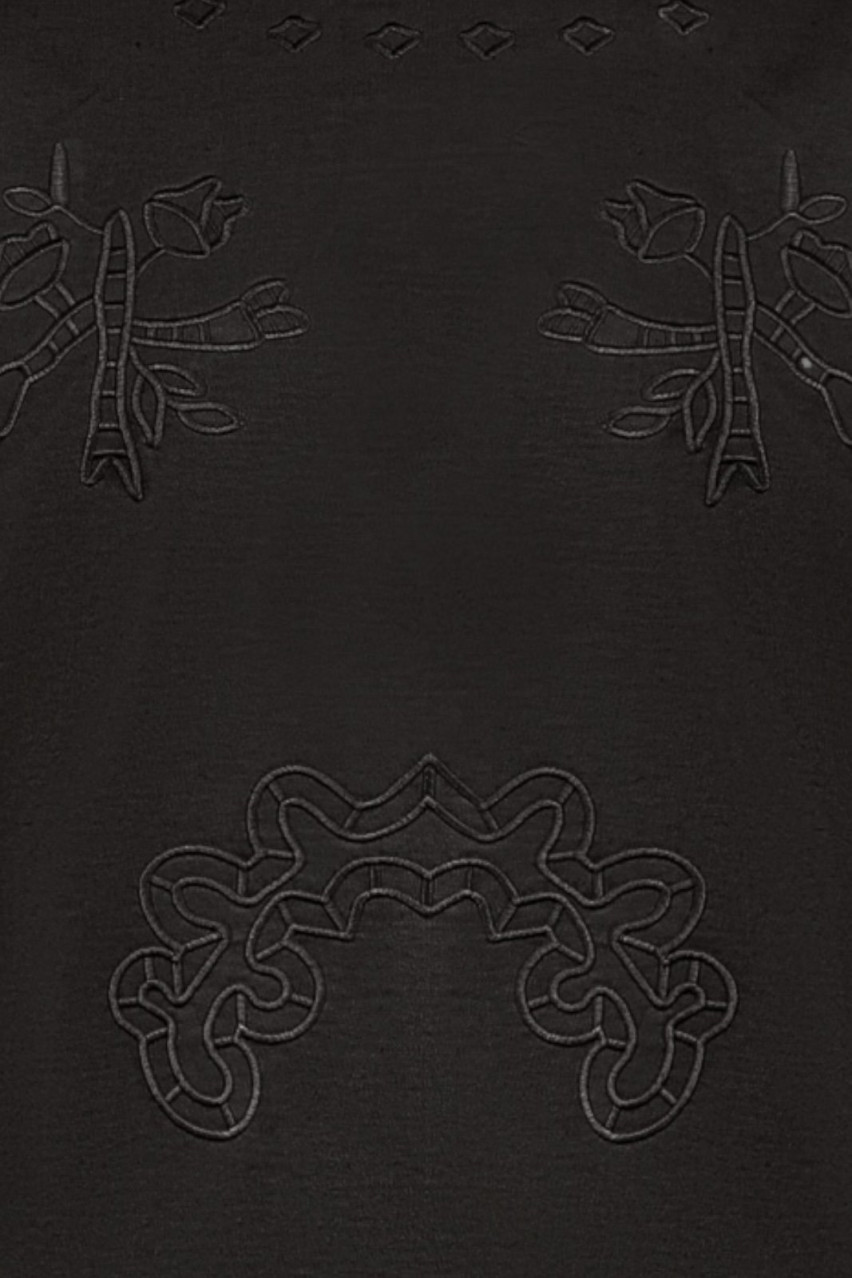 Черная вышитая футболка «Мальва» TS-002-VS GUNIA Project