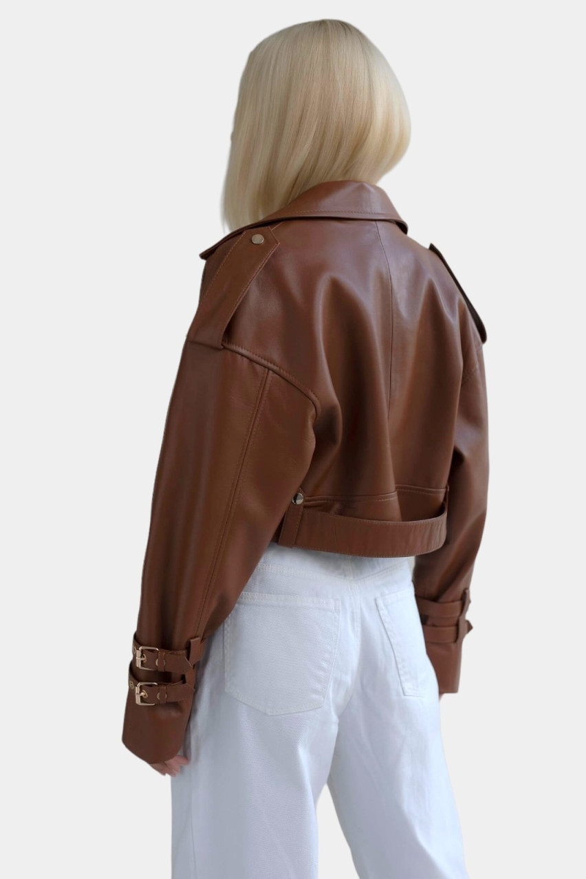Коричнева шкіряна куртка з двома пряжками