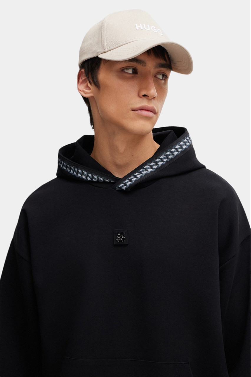 Бежевая кепка HUGO 