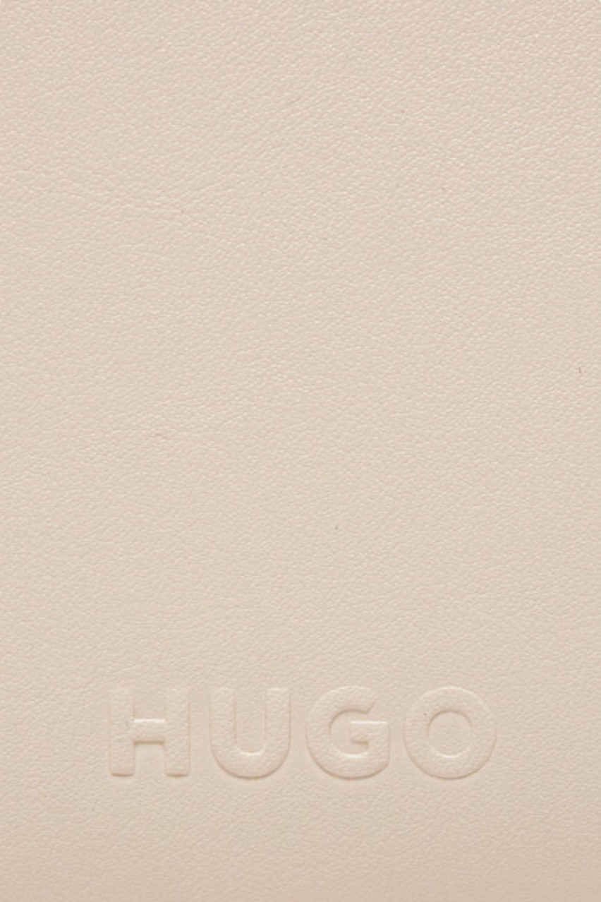 Бежева сумка HUGO