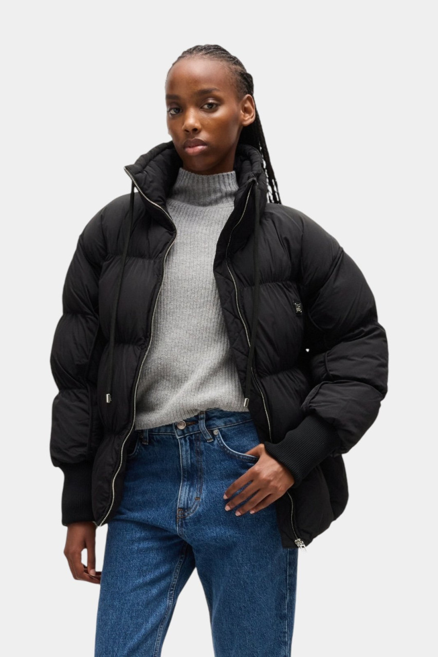 Чорний водонепроникний пуховик Fatina-1 з брендованою нашивкою 50521363 001 HUGO