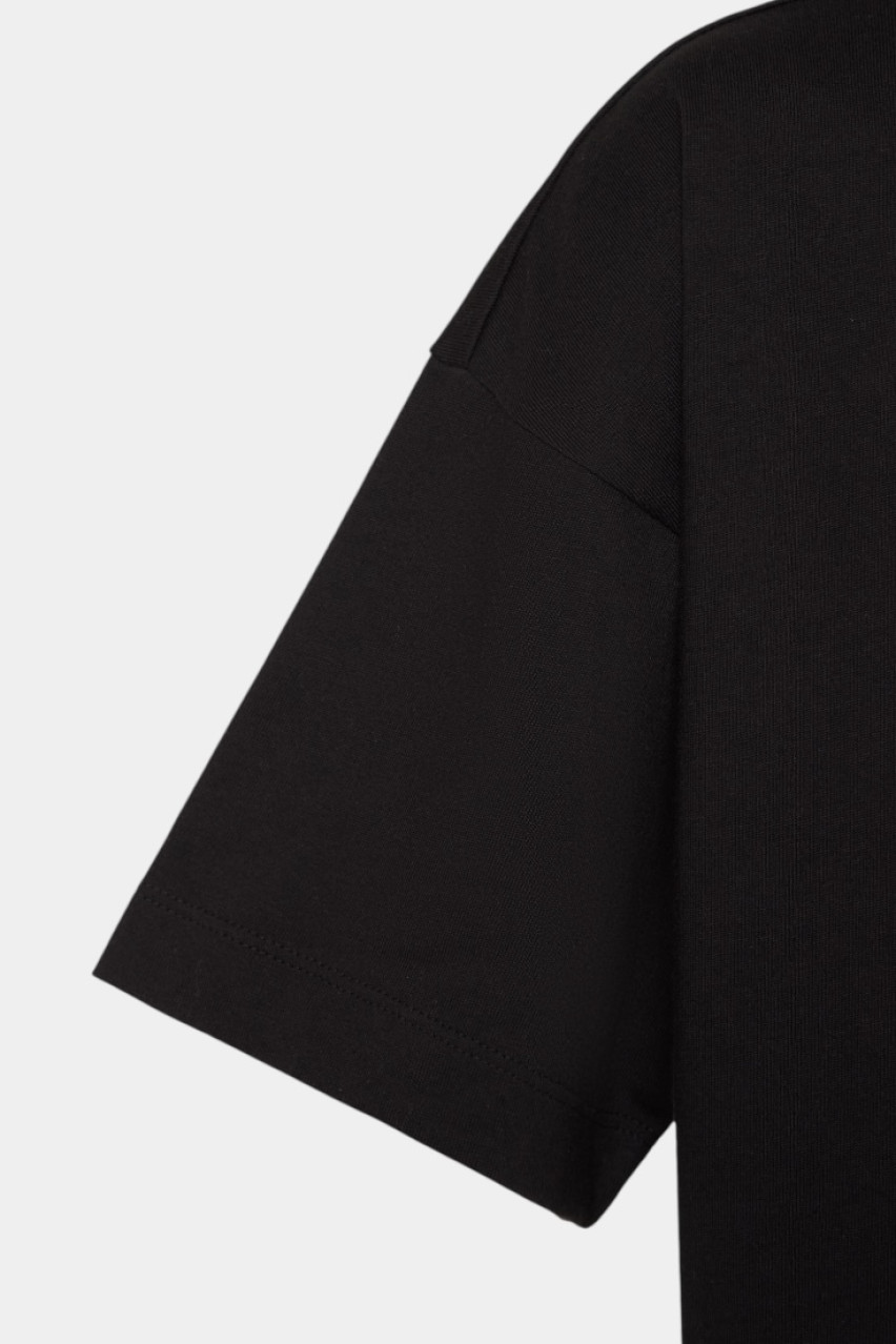 Чорна вкорочена футболка Cropped Tee_11 з принтом 50540927 002 HUGO