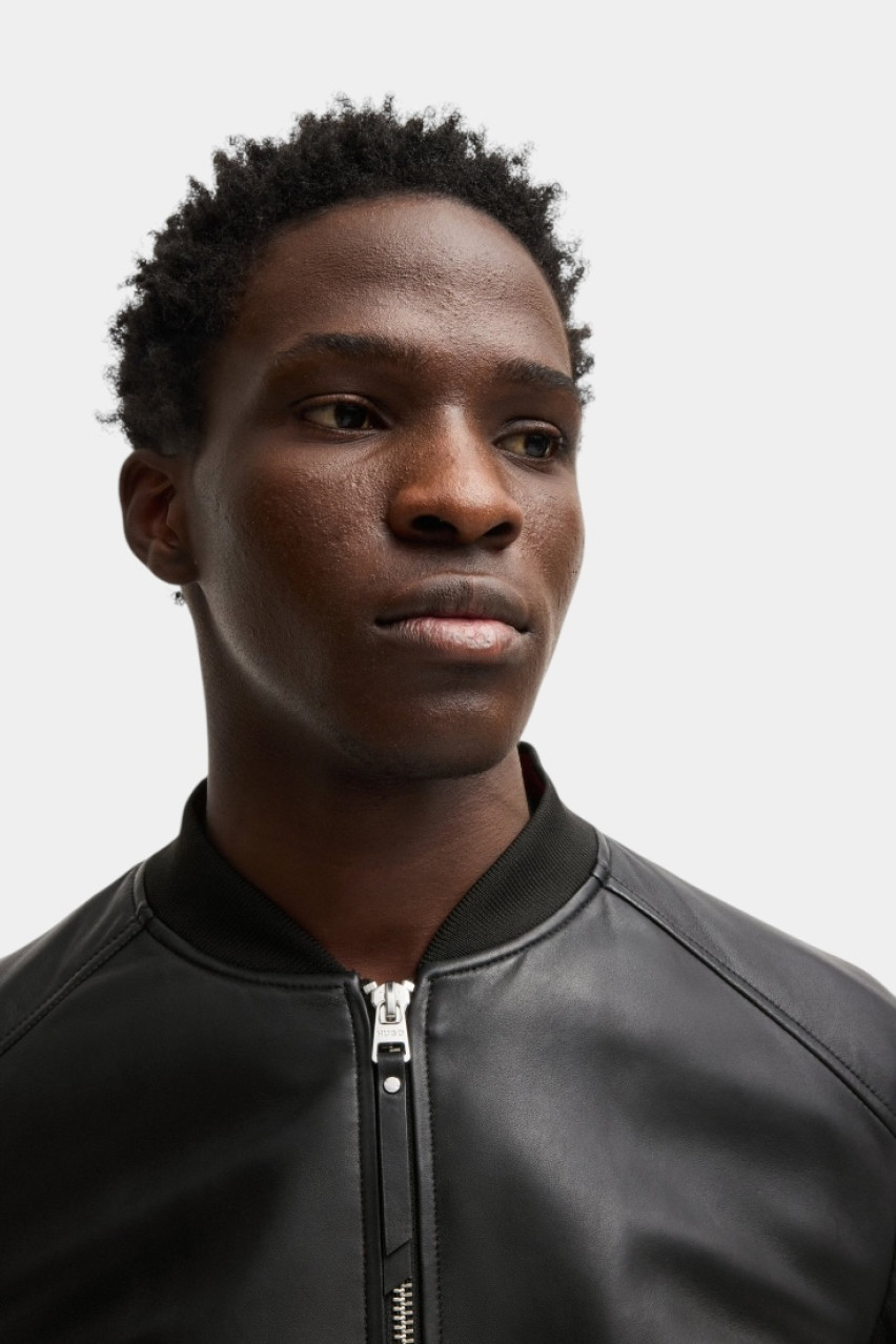 Чорний шкіряний бомбер Lenno приталеного крою 50481934 001 HUGO