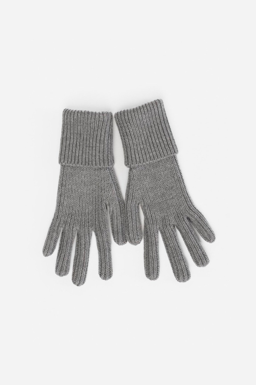 Серые варежки