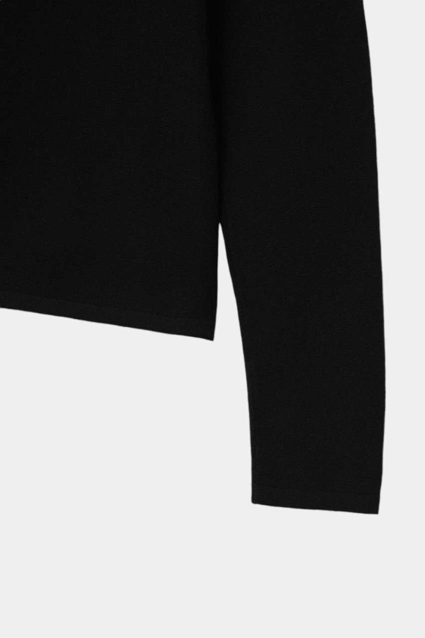 Черный джемпер 3139401 JUL