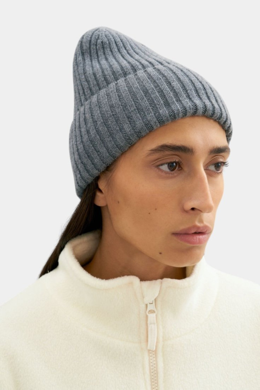 Сіра шапка 591202 JUL