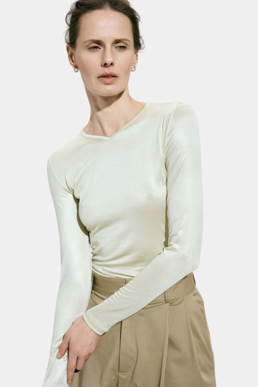 Молочний лонгслів з віскози 3169011 JUL