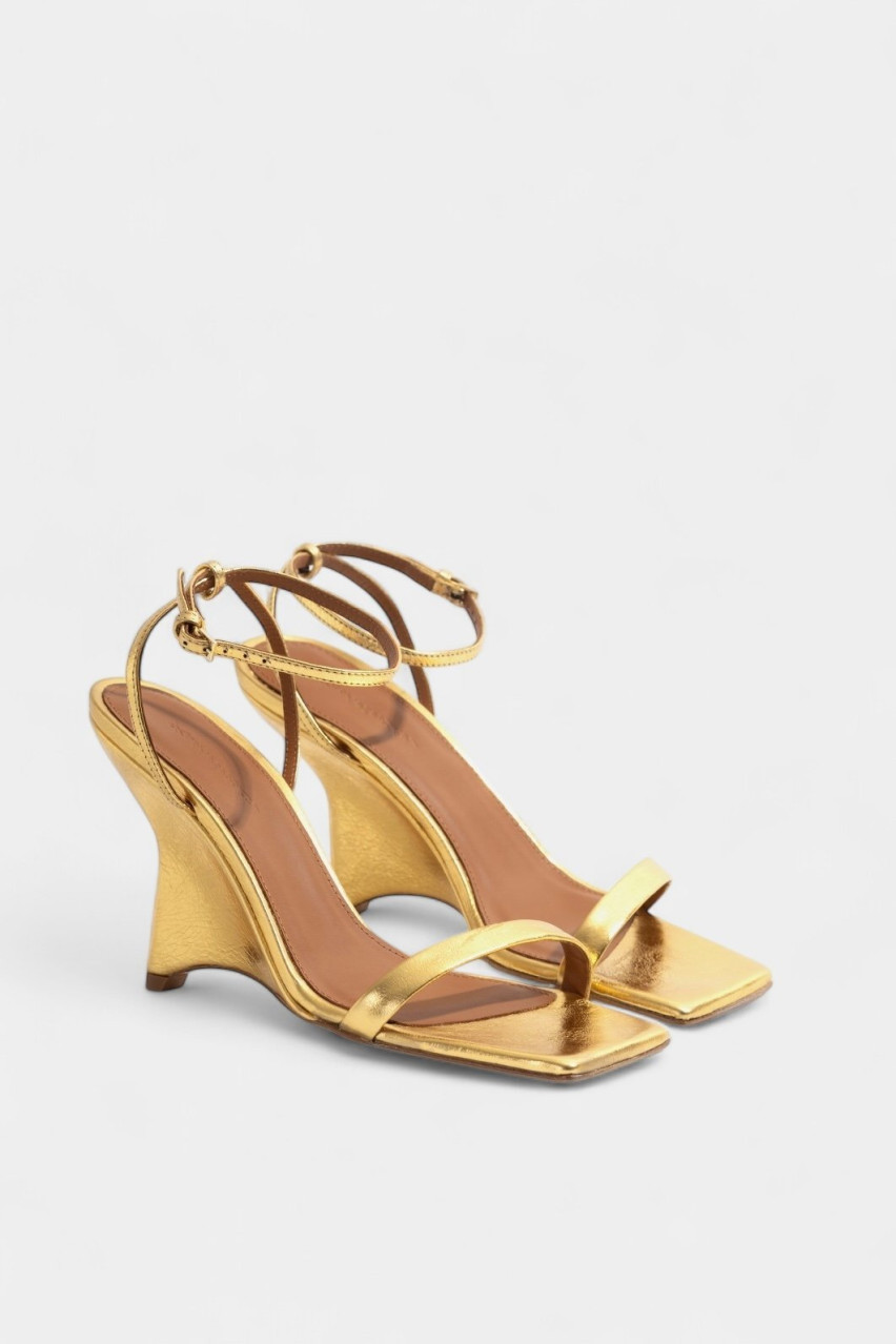 Золотые босоножки Isa Kachorovska