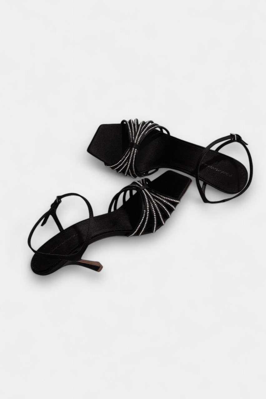 Чёрные босоножки Julie Crystal Kachorovska