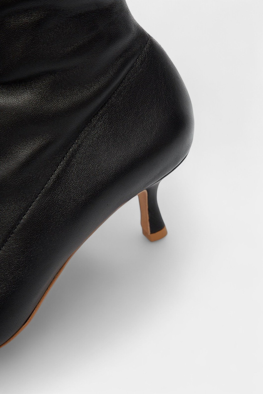 Чёрные ботильоны Courtney Kachorovska