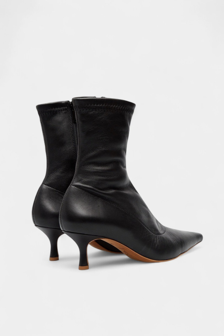 Чёрные ботильоны Courtney Kachorovska