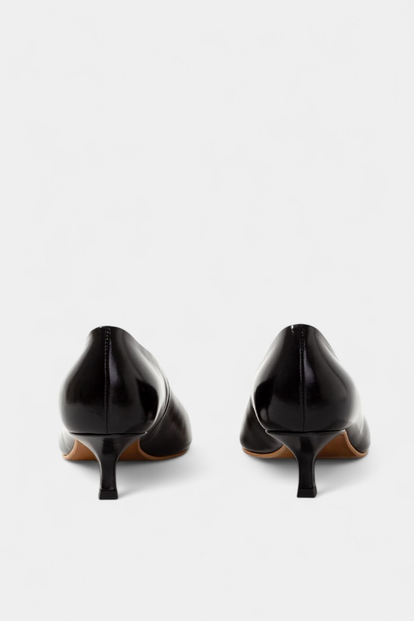 Черные туфли Camille Kitten Heel P9212011 Kachorovska