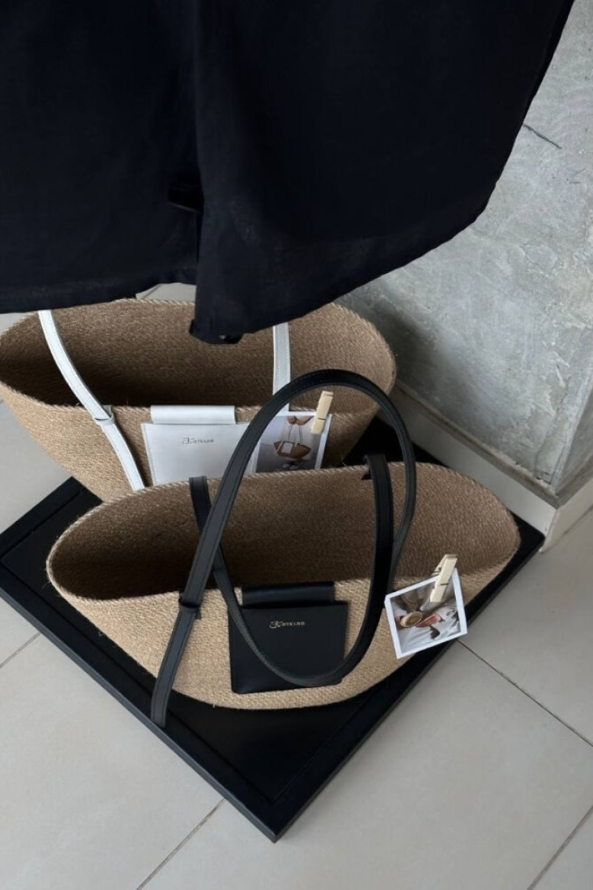 Песочная соломенная сумка с черными кожаными вставками 658375 KateLab