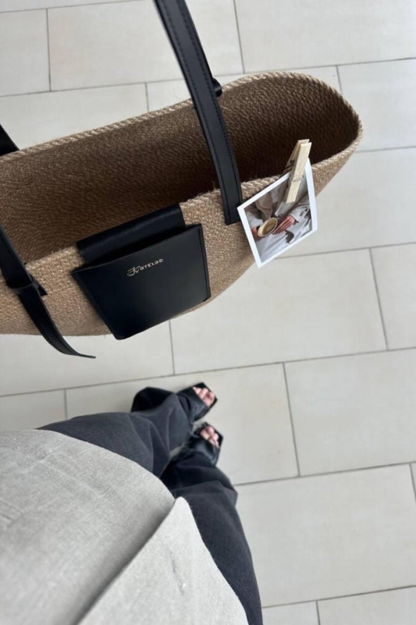 Песочная соломенная сумка с черными кожаными вставками 658375 KateLab