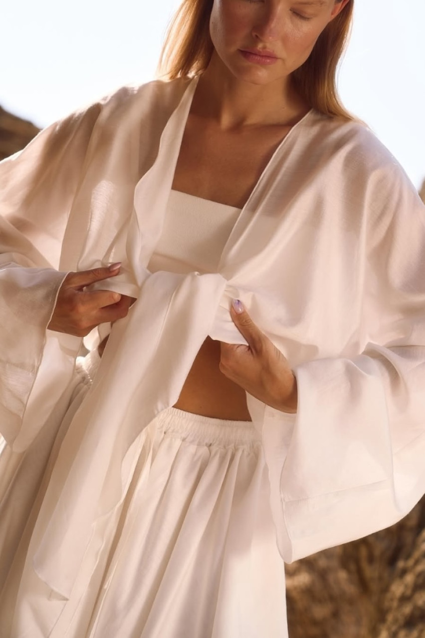 Молочний костюм La Isla з топом та спідницею LALOCA