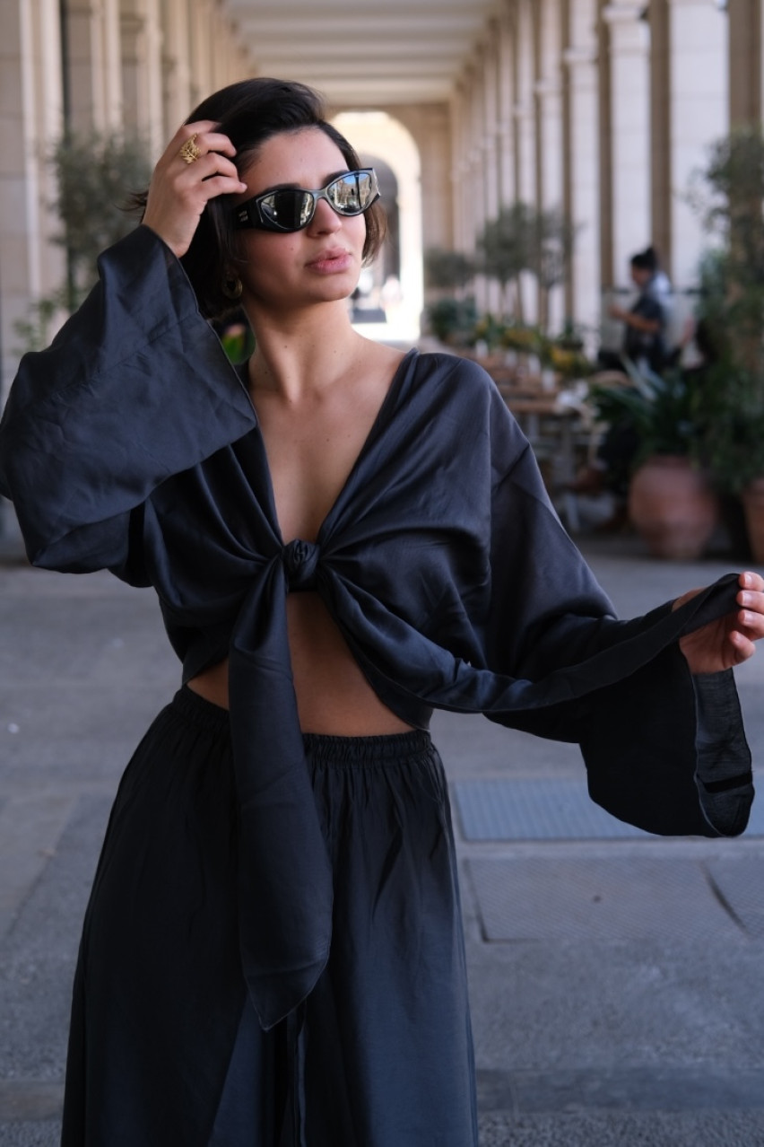 Графітовий костюм La Fleur з топом та брюками LALOCA