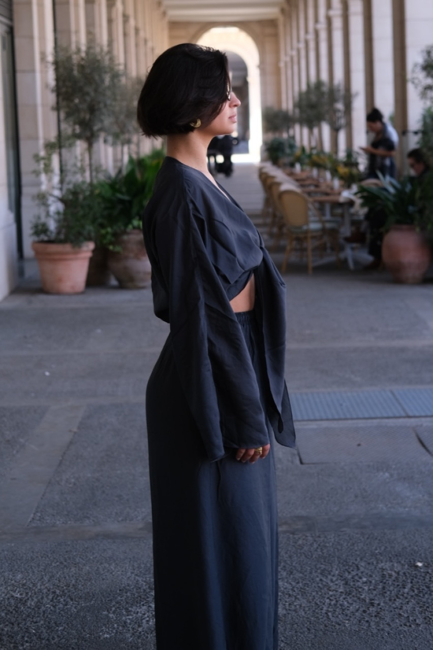 Графітовий костюм La Fleur з топом та брюками LALOCA