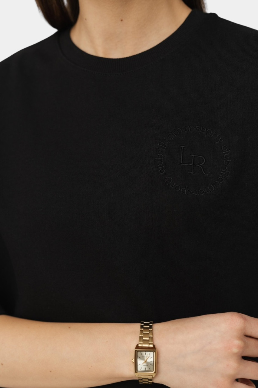 Черная базовая футболка с логотипом в тон LILCORNER