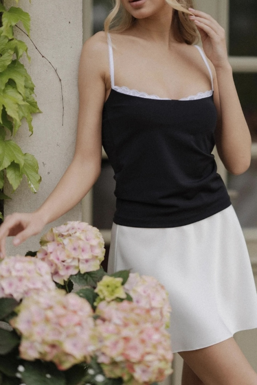 Чорна майка з мереживом LILCORNER