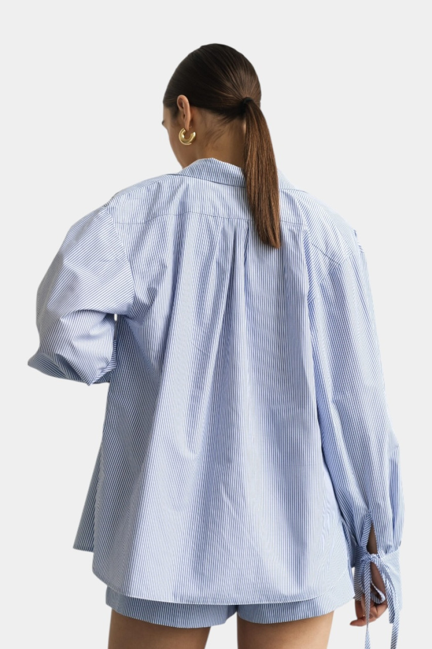 Блакитний костюм у піжамному стилі з сорочкою та шортами LILCORNER