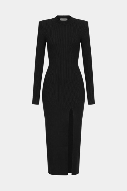 Черное вязаное макси платье с вырезом