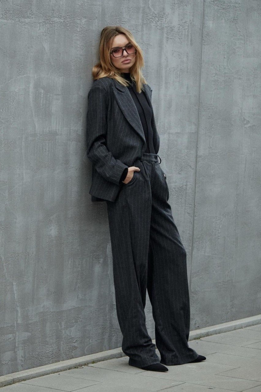 Серый жакет в полоску LUKAVA